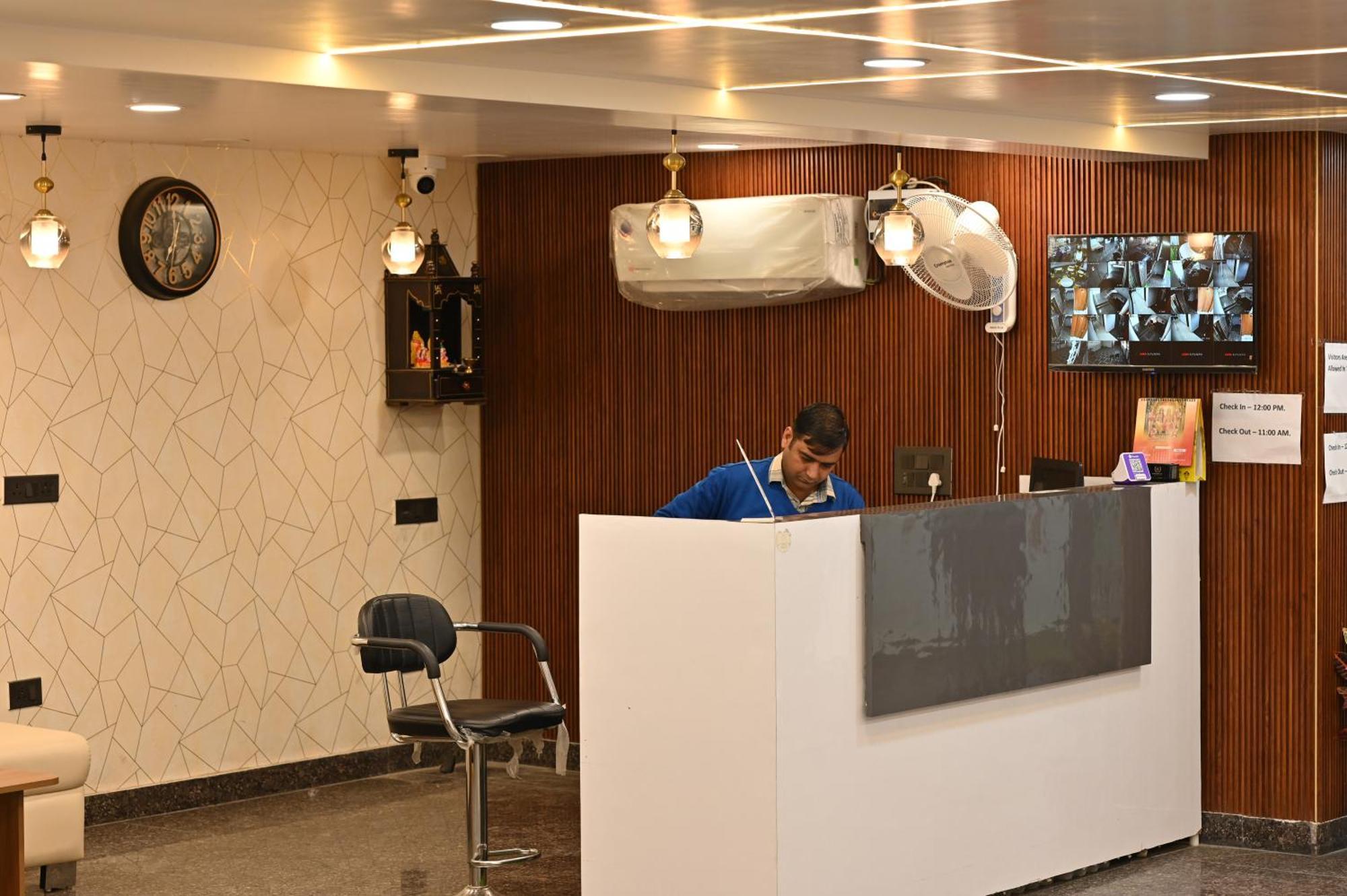 Hotel Down Town Paschim Vihar Delhi  Exterior photo