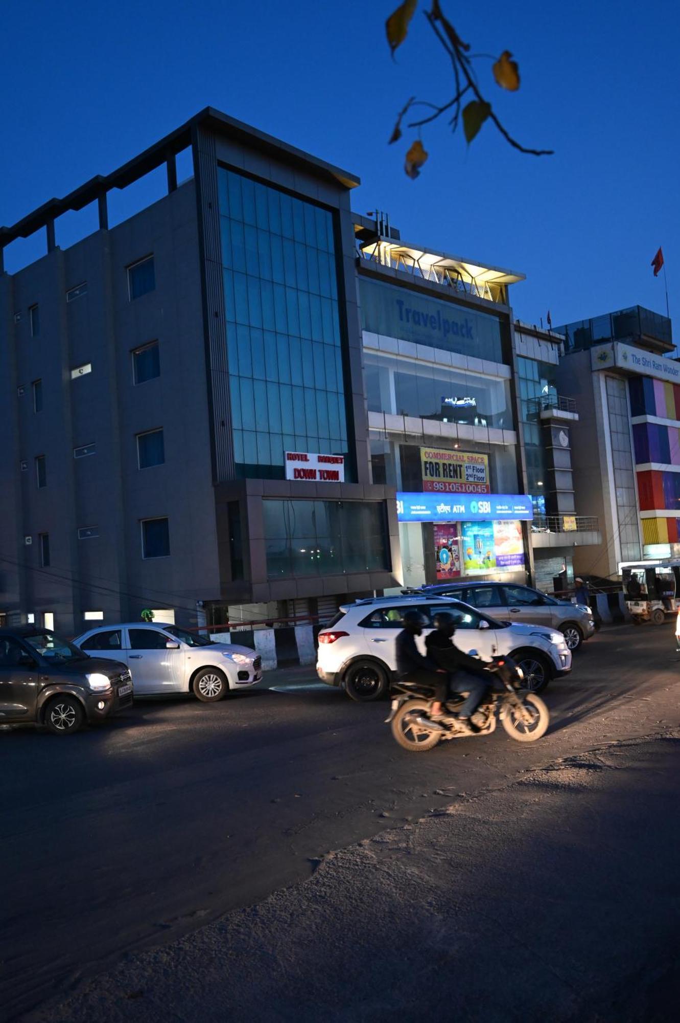 Hotel Down Town Paschim Vihar Delhi  Exterior photo