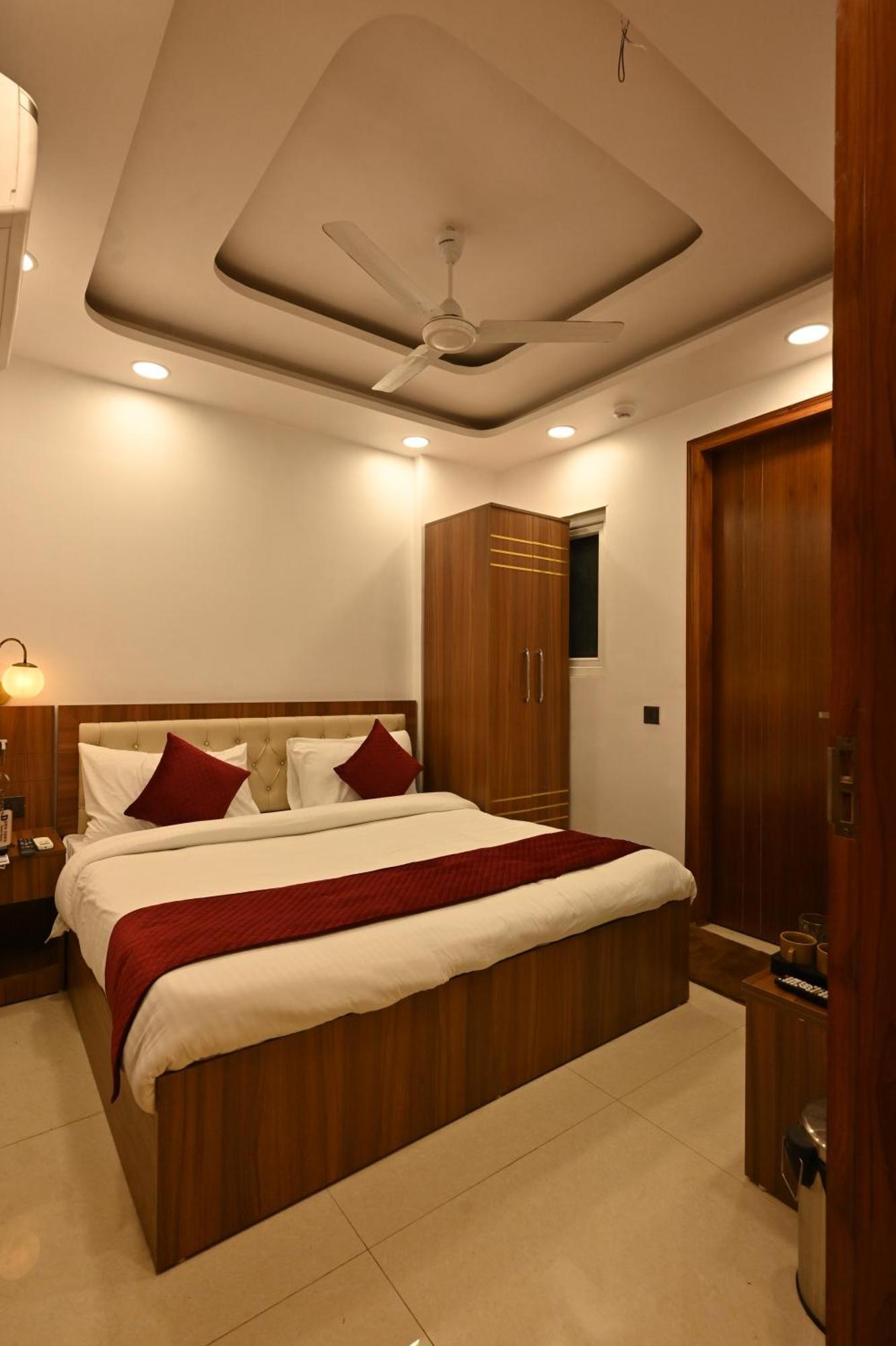 Hotel Down Town Paschim Vihar Delhi  Exterior photo