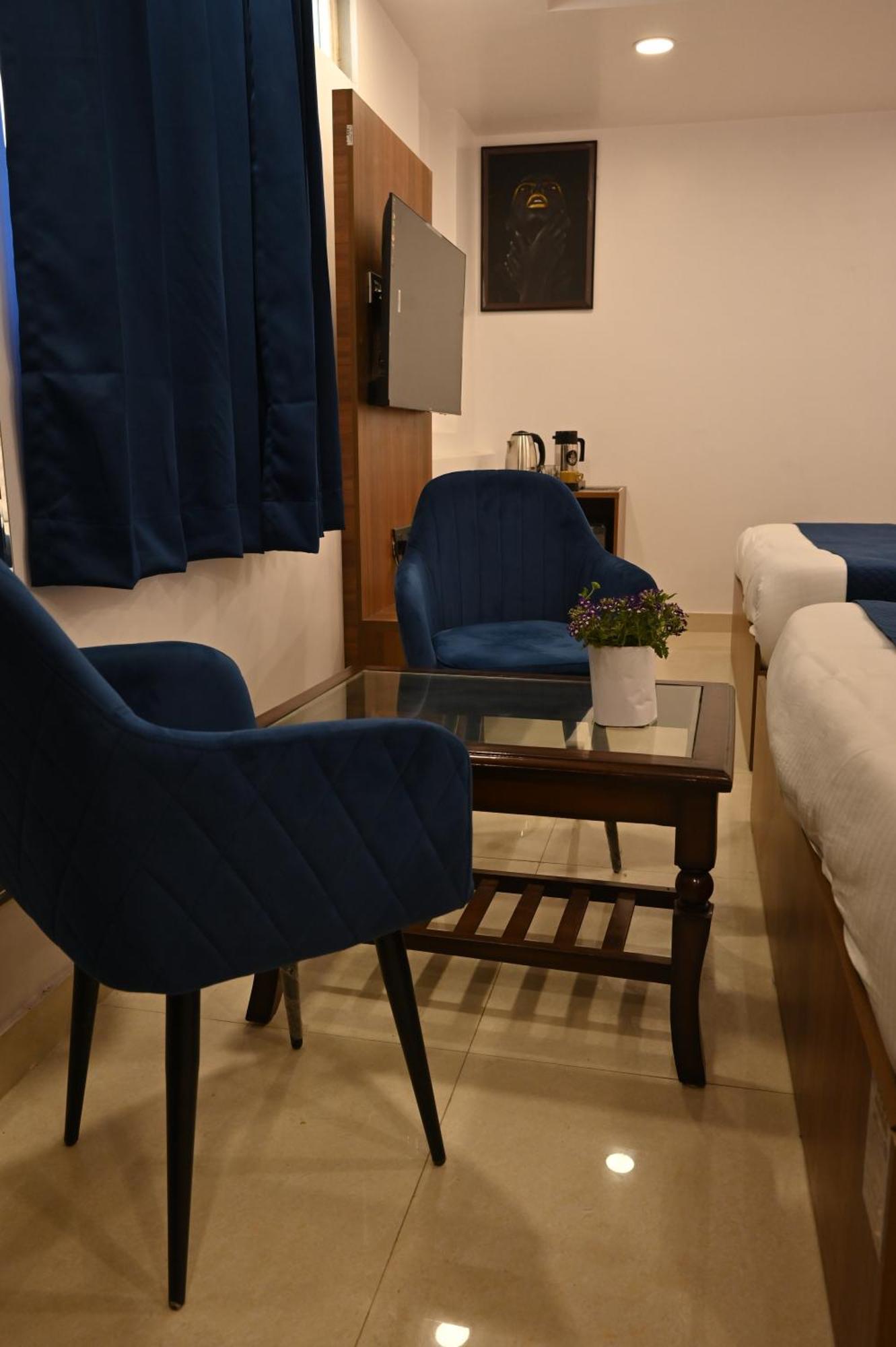 Hotel Down Town Paschim Vihar Delhi  Exterior photo